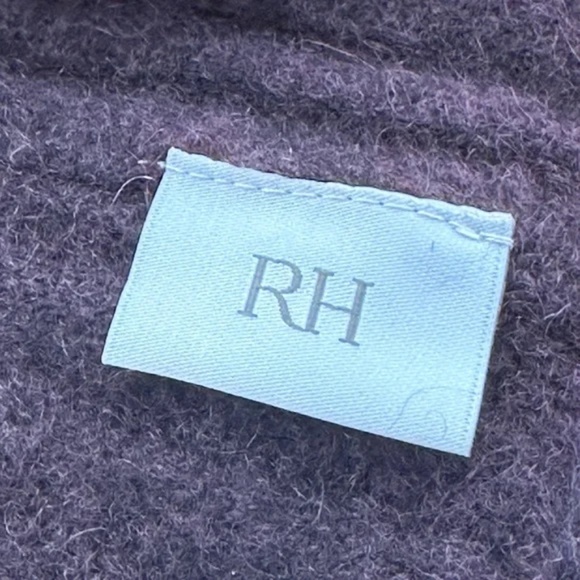 PURPLE  100% Cashmere beanie with rabbit fur pom-pom . RH | RESTORATION HARDWARE - Picture 5 of 6